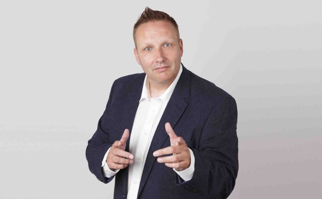 Presentator en Zanger Eric