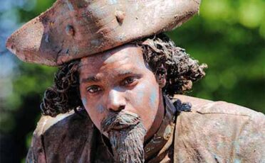 Living Statue