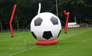 Reuze opblaas voetbal