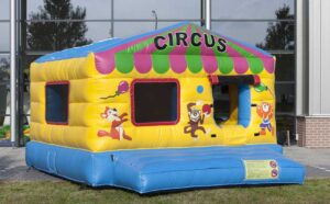 Circus, het 2 in 1 springkussen en ballenbak